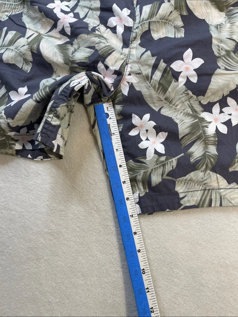 Modern Amusement Navy Floral Swim Board Shorts MENS SIZE L